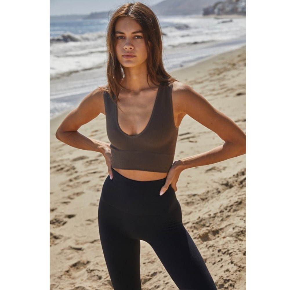Seamless V neck crop Brown